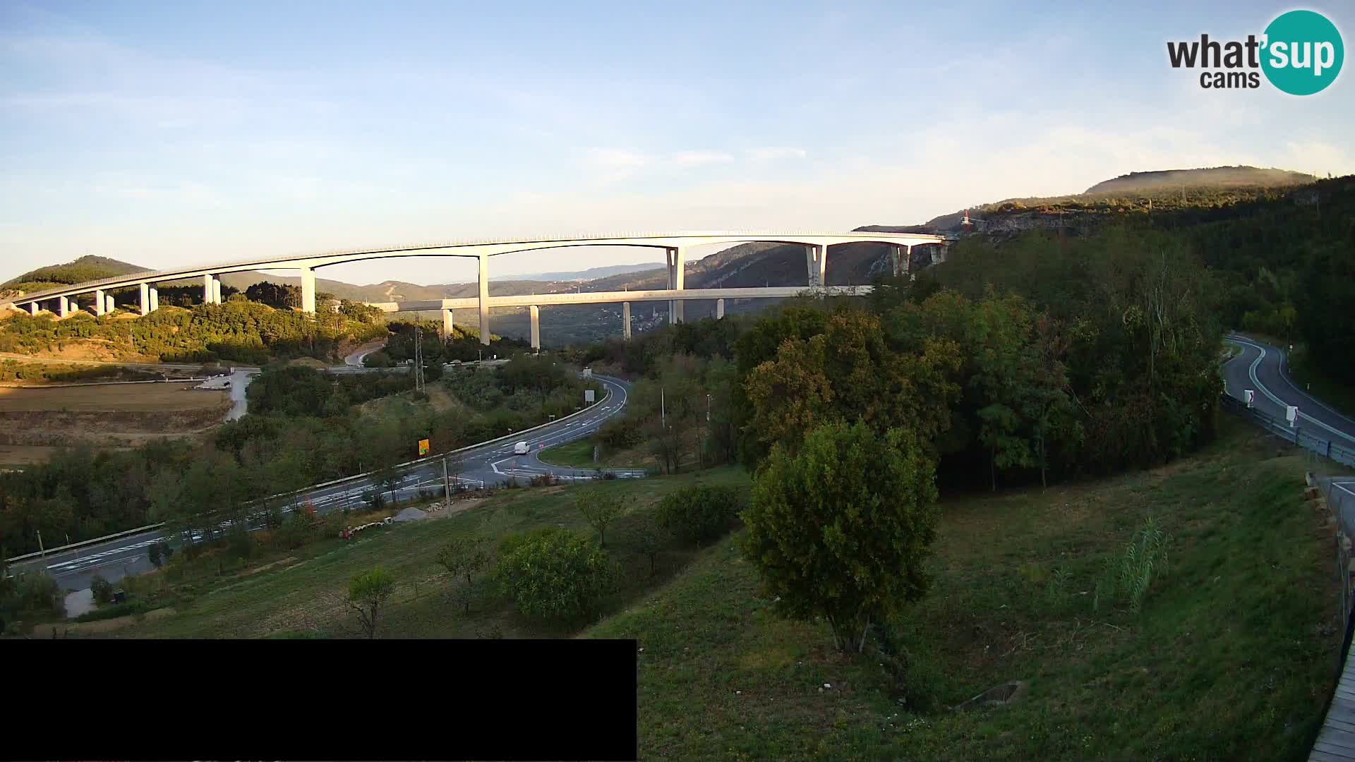 Webcam Črni Kal Viadukt – Viki Burger