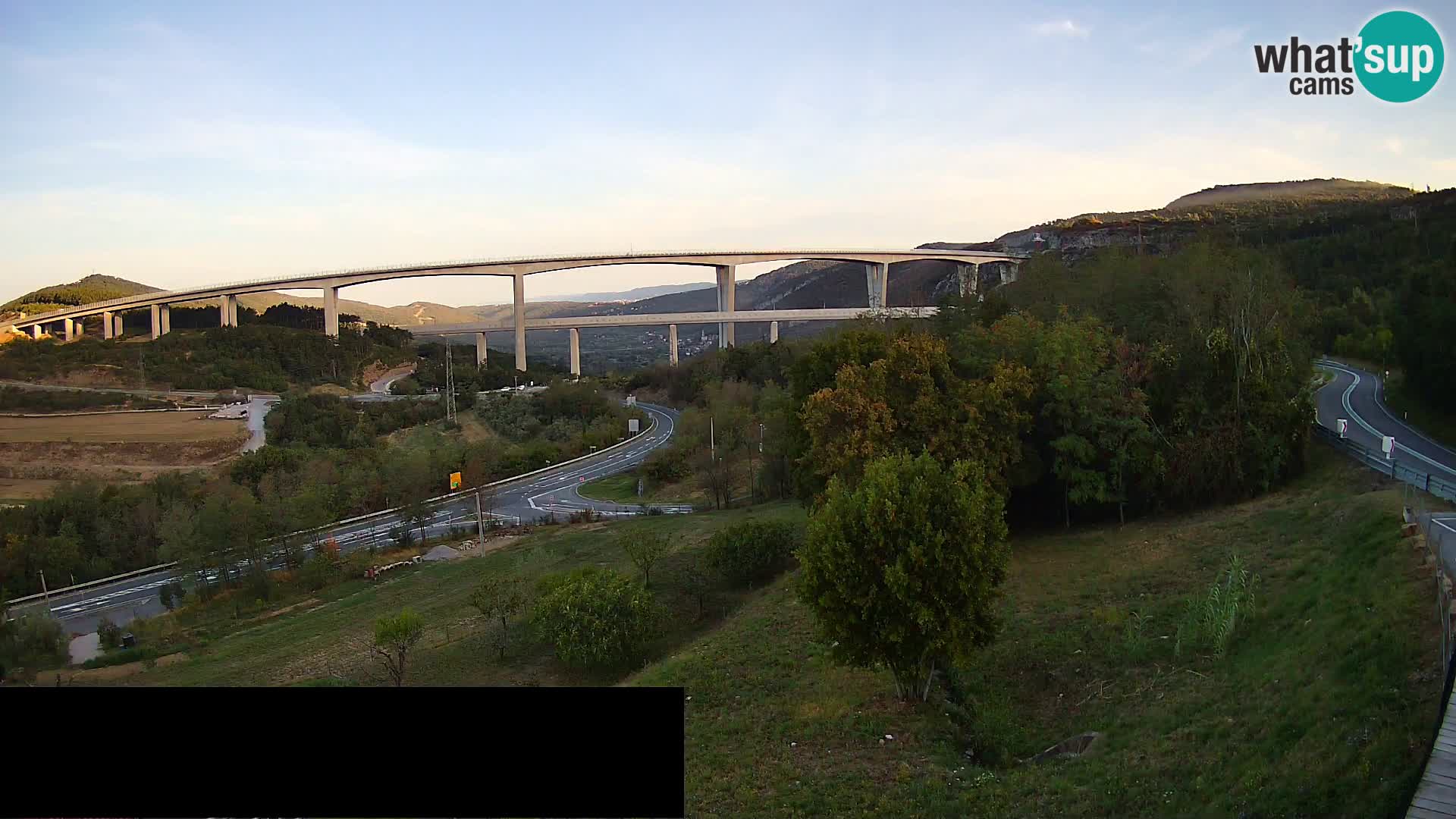 Live cam Črni Kal Viaduc – Viki Burger
