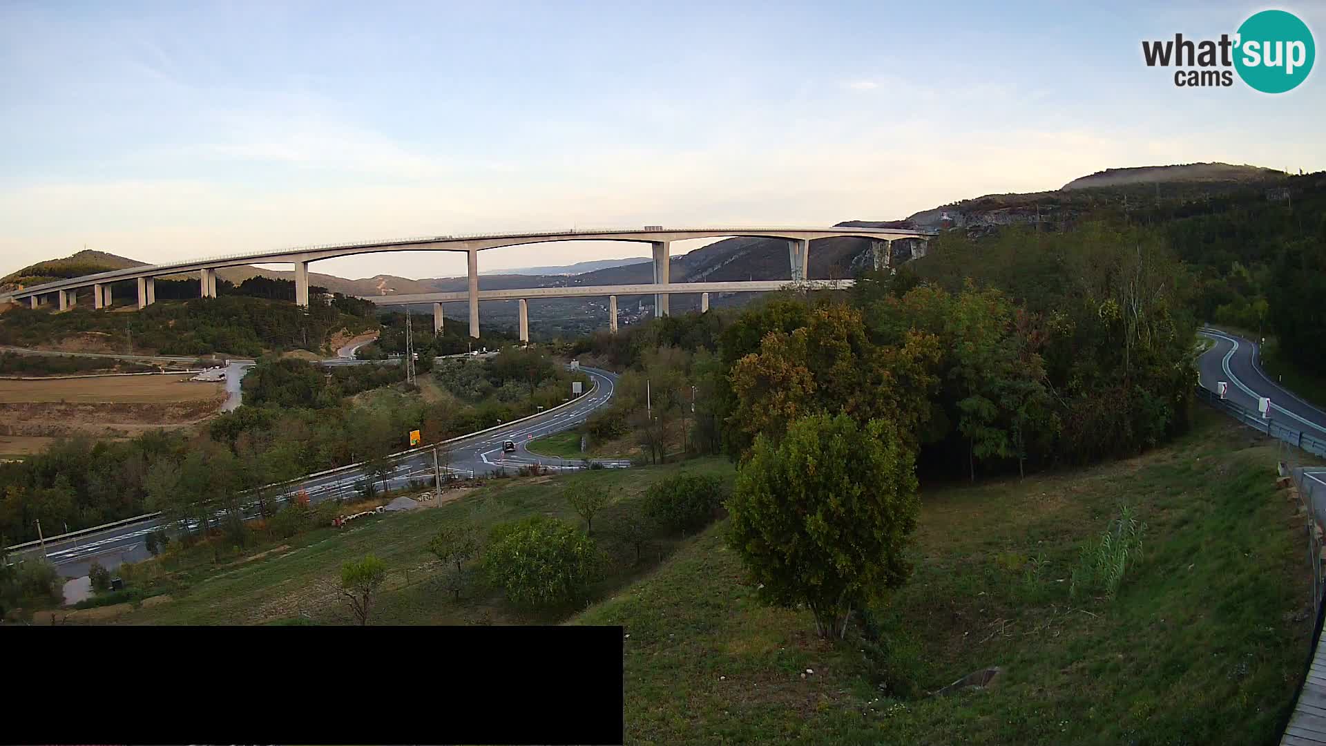 Webcam Črni Kal Viaduct – view from Viki Burger