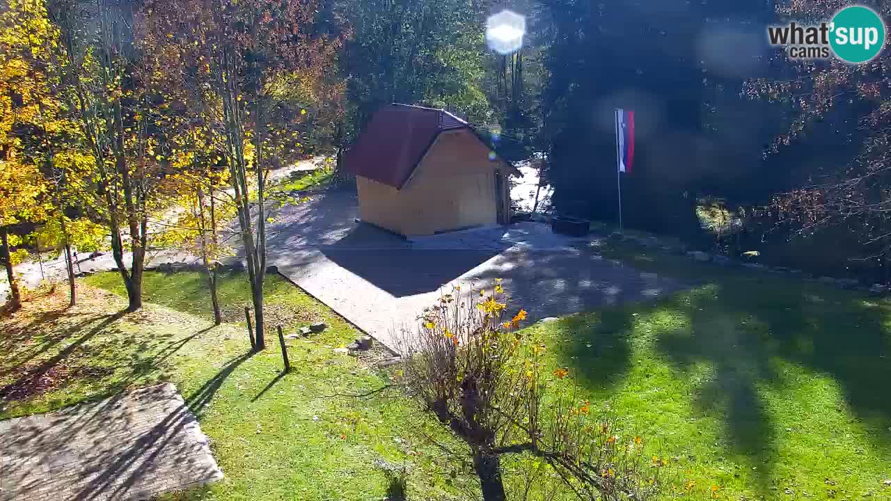 Webcam Lukanja – Pohorje houses a Water village