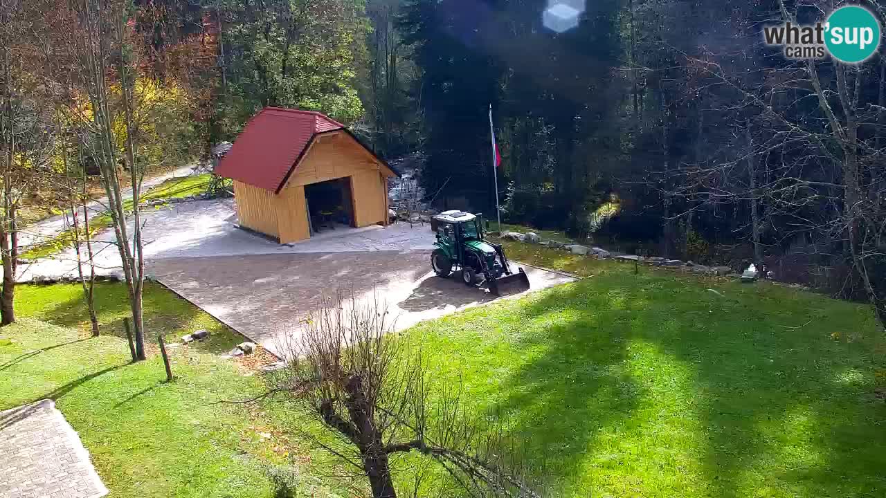Webcam Lukanja – Pohorje houses a Water village