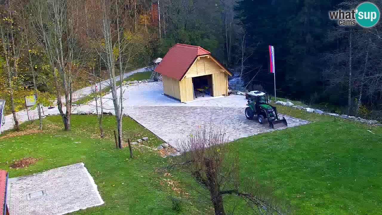 Webcam Lukanja – Pohorje houses a Water village