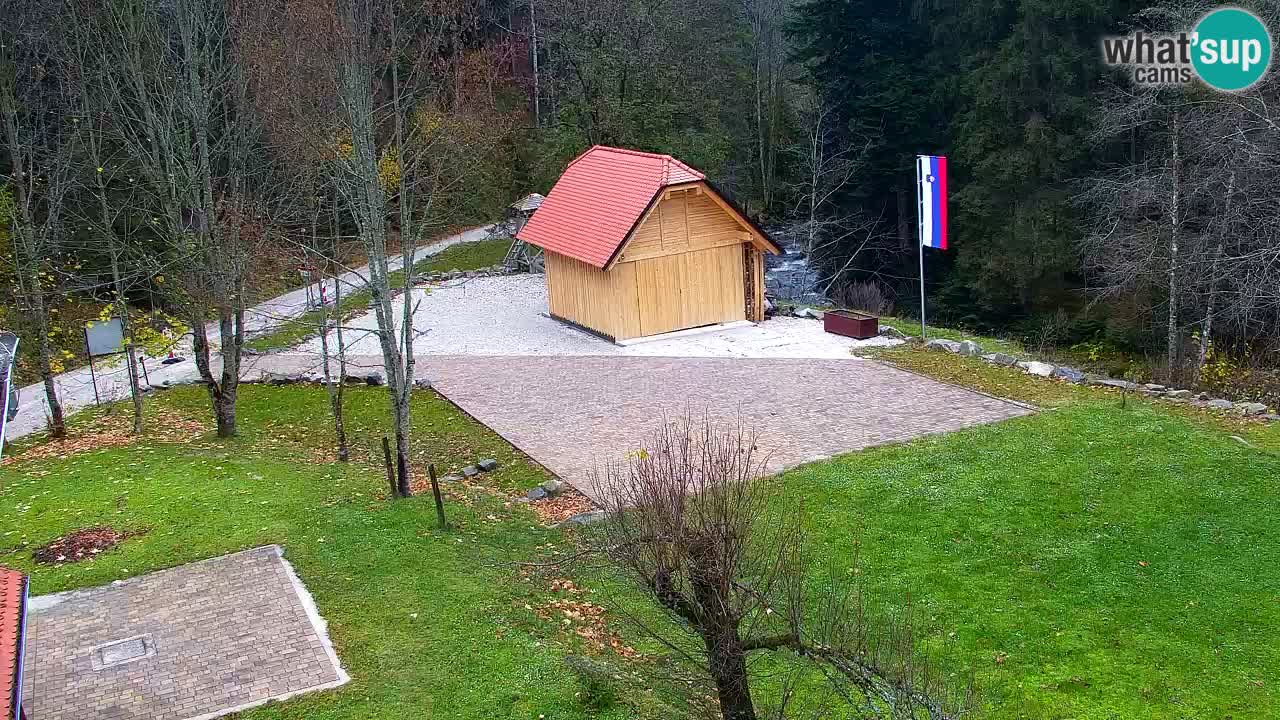 Webcam Lukanja – Pohorje houses a Water village