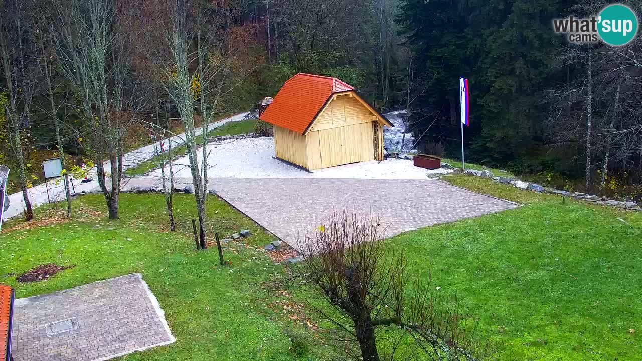Webcam Lukanja – Pohorje houses a Water village