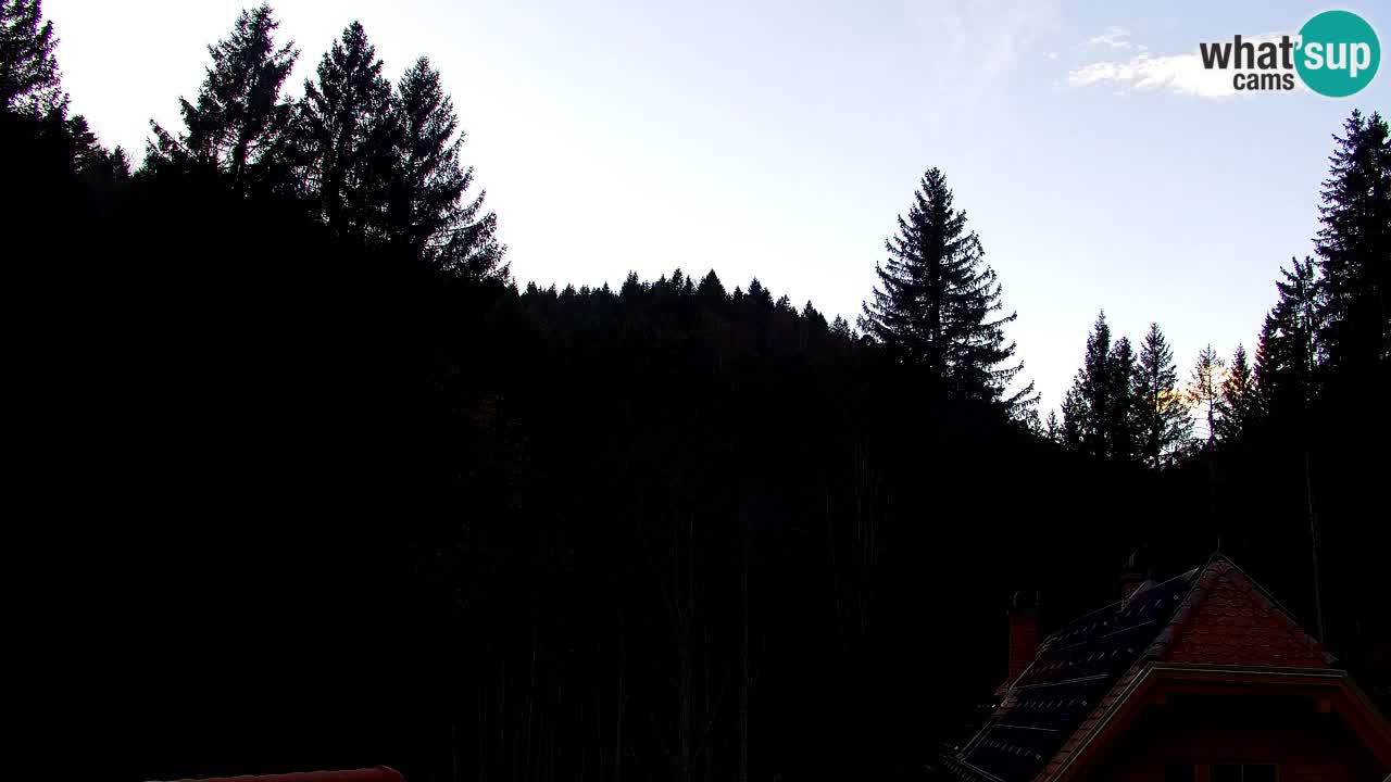 Webcam Lukanja – Pohorje houses a Water village