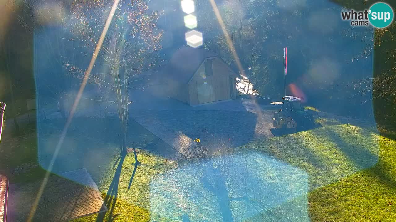 Webcam Lukanja – Pohorje houses a Water village