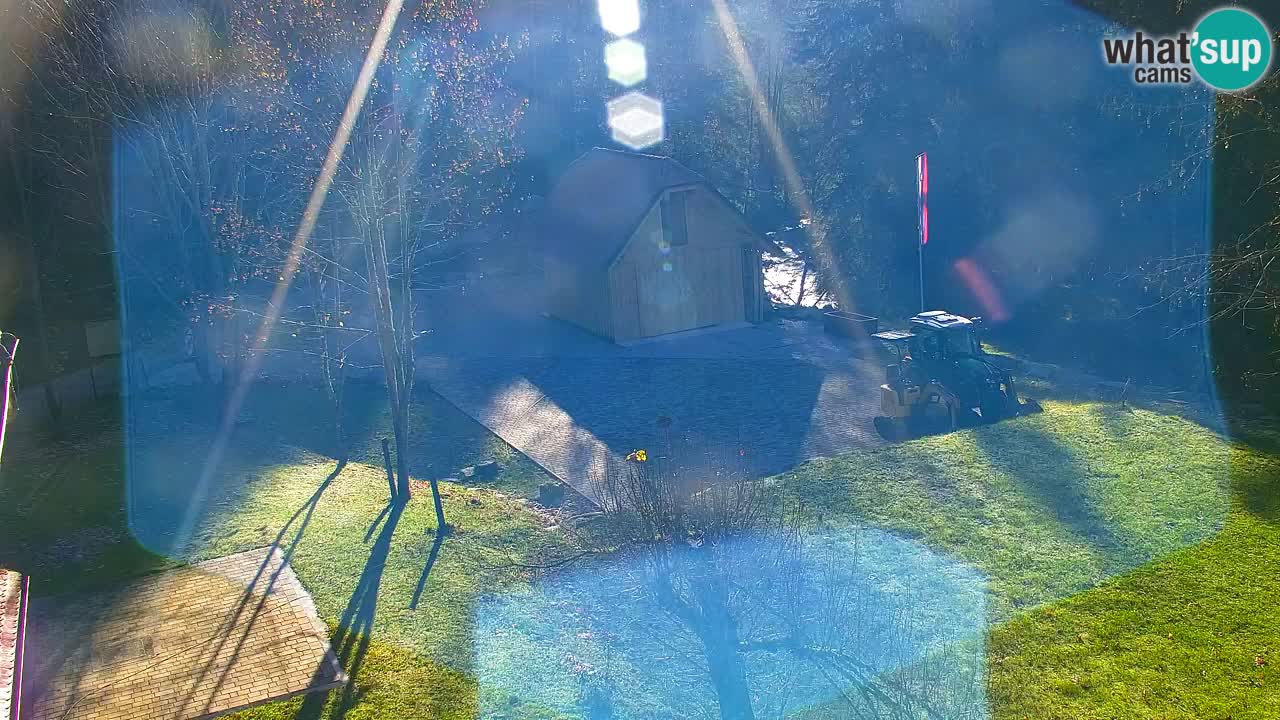 Webcam Lukanja – Pohorje houses a Water village