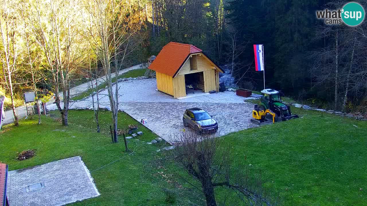 Webcam Lukanja – Pohorje houses a Water village
