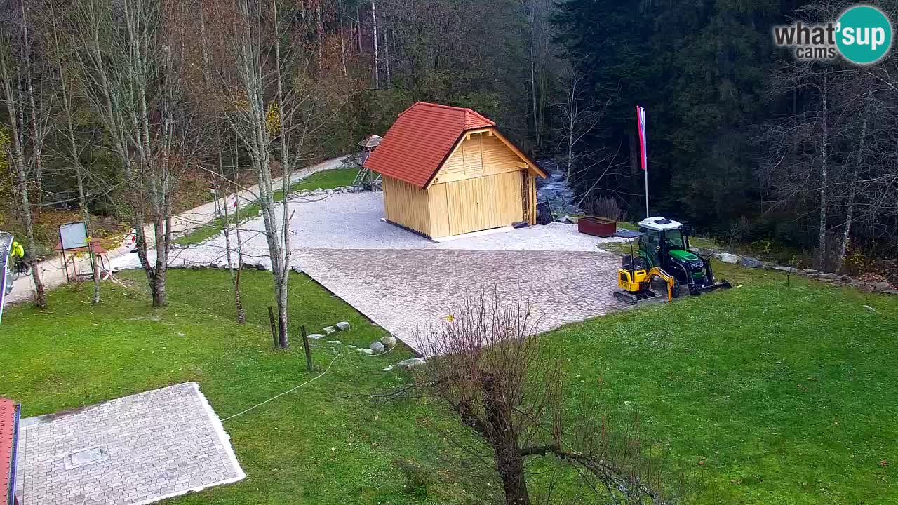 Webcam Lukanja – Pohorje houses a Water village