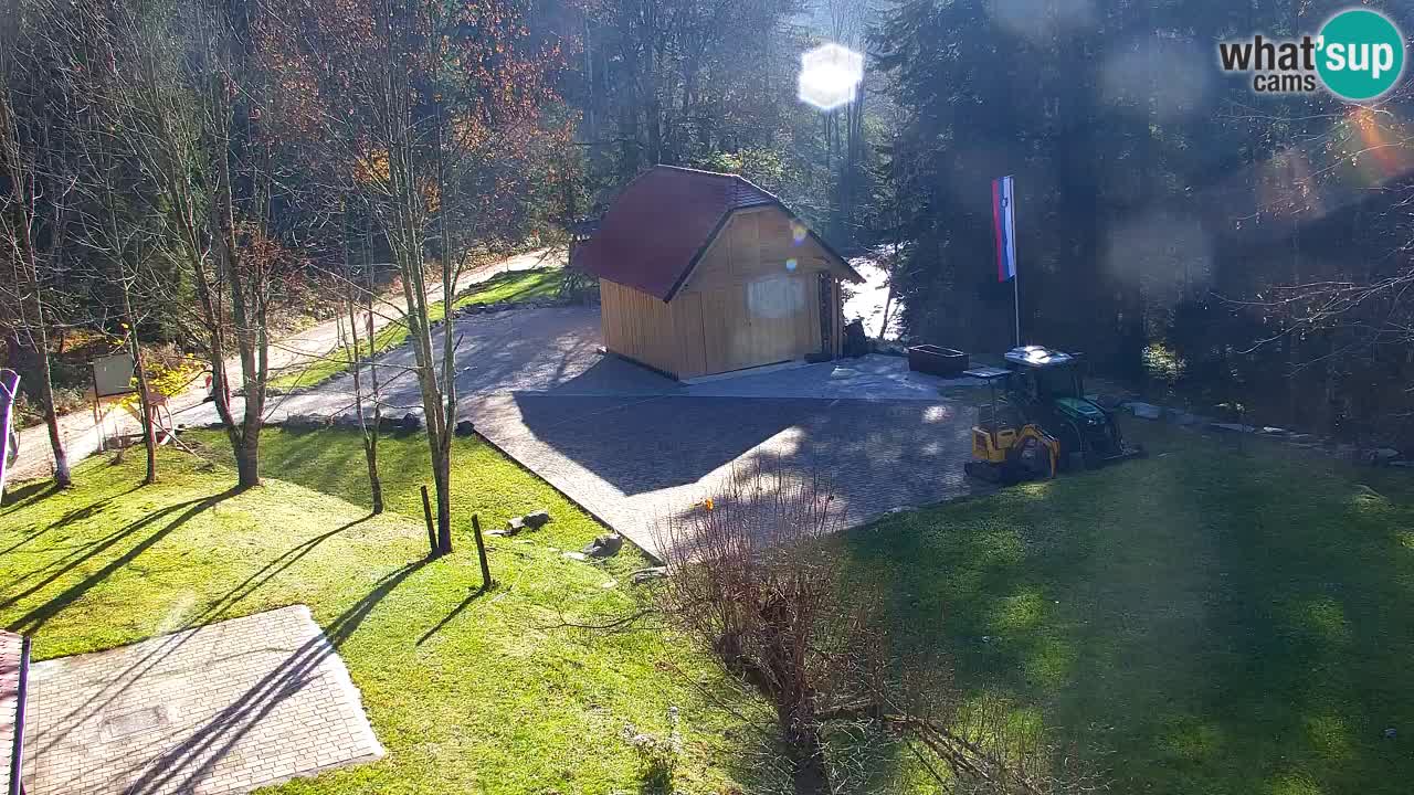 Webcam Lukanja – Pohorje houses a Water village