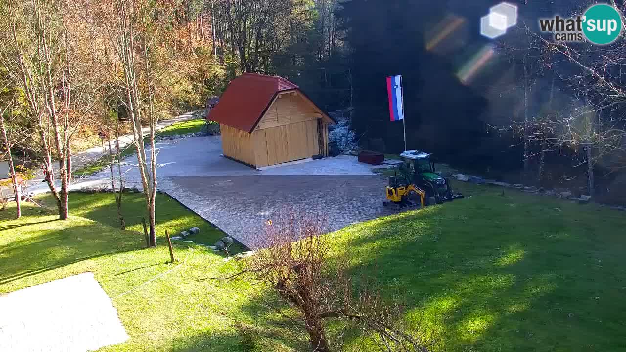 Webcam Lukanja – Pohorje houses a Water village