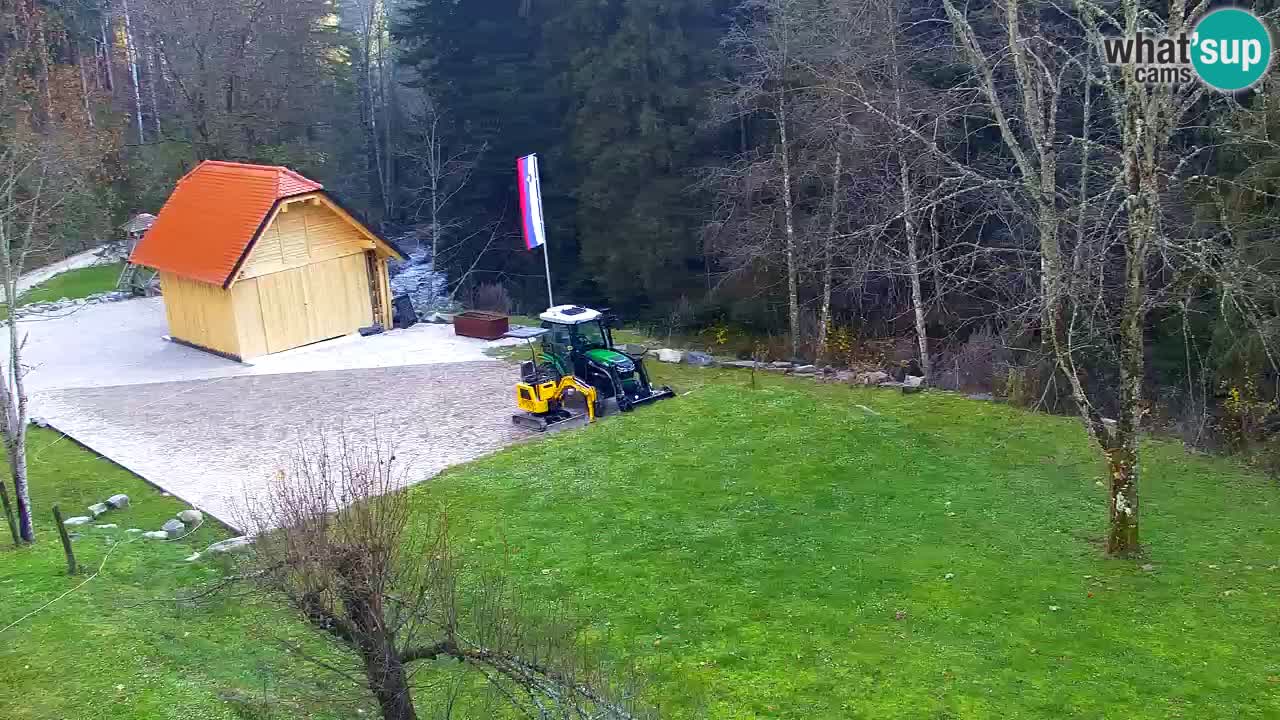 Webcam Lukanja – Pohorje houses a Water village