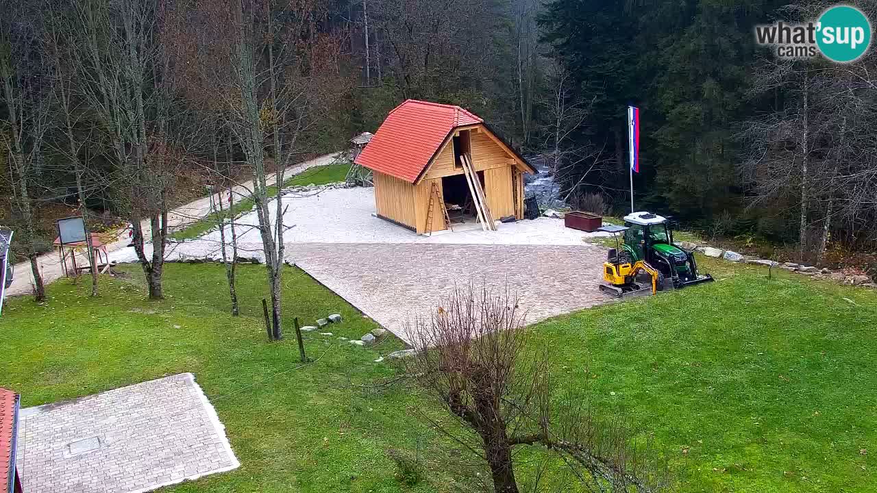 Webcam Lukanja – Pohorje houses a Water village