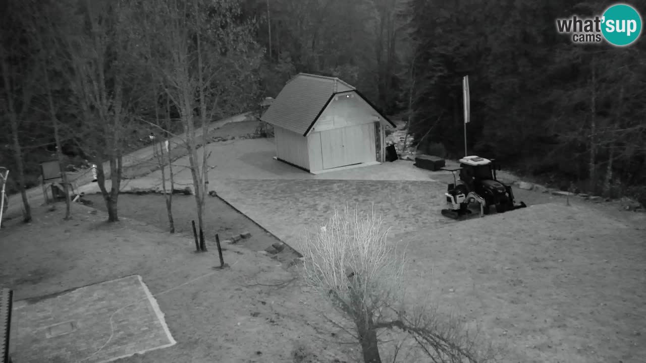 Webcam Lukanja – Pohorje houses a Water village