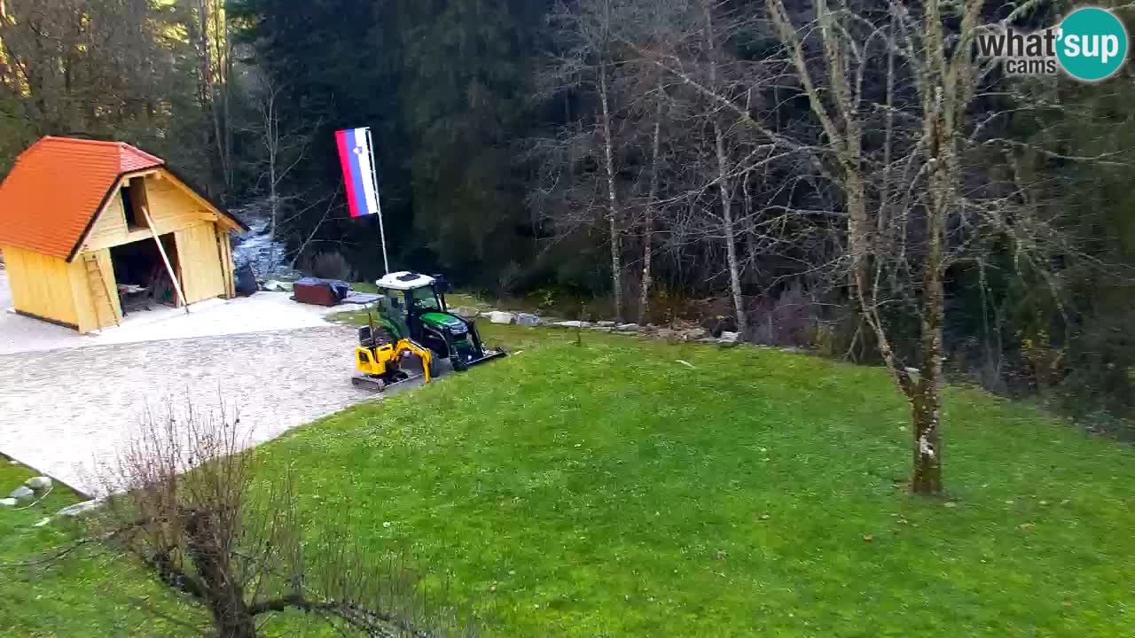 Webcam Lukanja – Pohorje houses a Water village