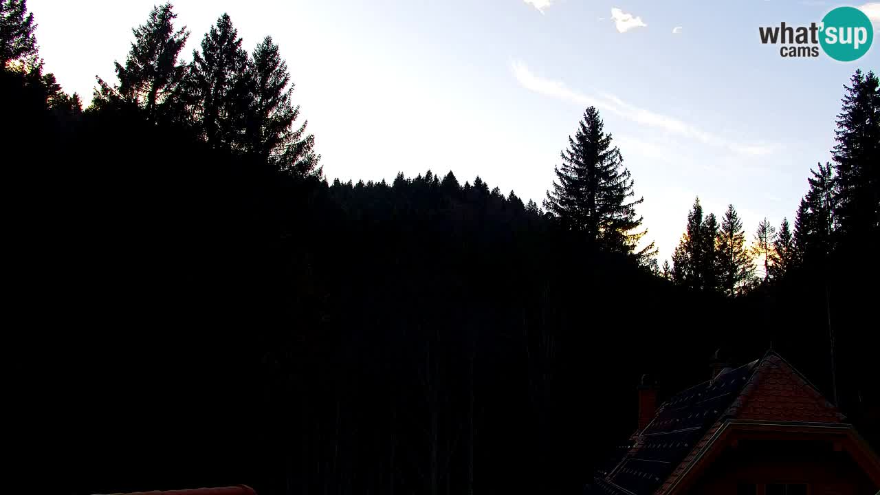 Webcam Lukanja – Pohorje houses a Water village