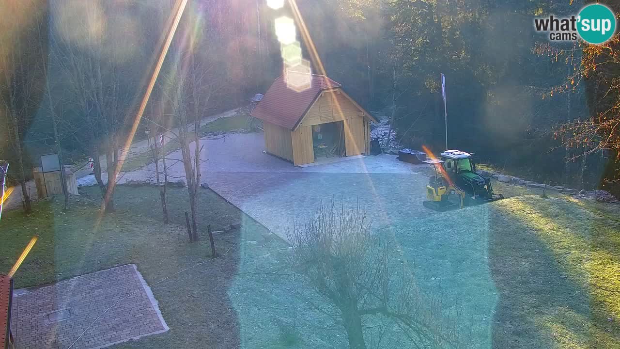Webcam Lukanja – Pohorje houses a Water village