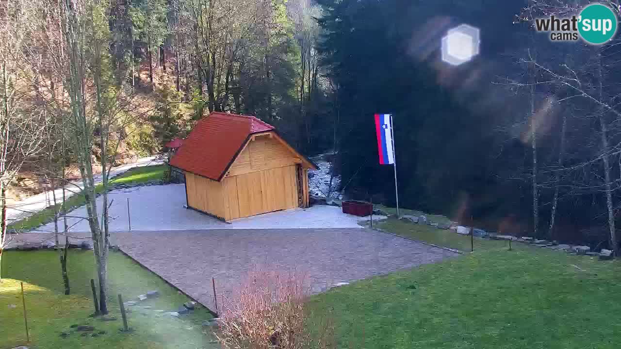 Webcam Lukanja – Pohorje houses a Water village