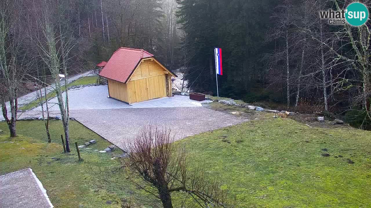 Webcam Lukanja – Pohorje houses a Water village