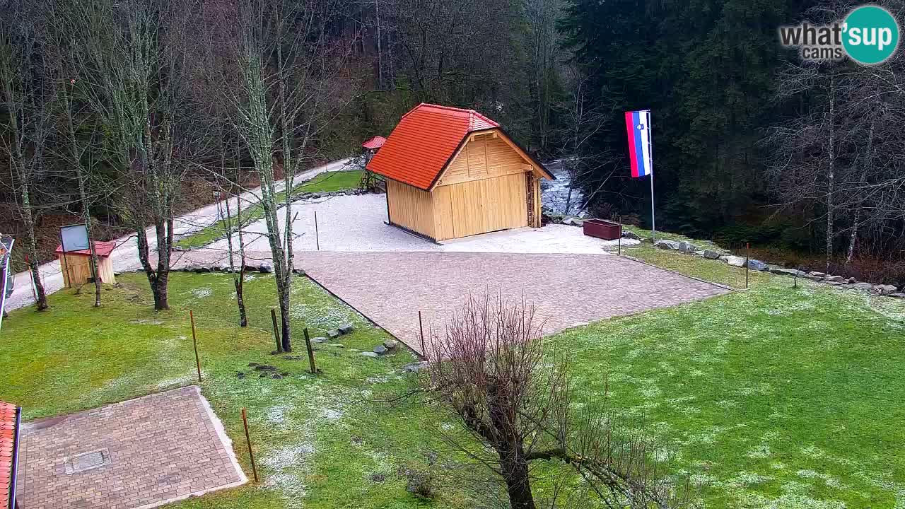 Webcam Lukanja – Pohorje houses a Water village
