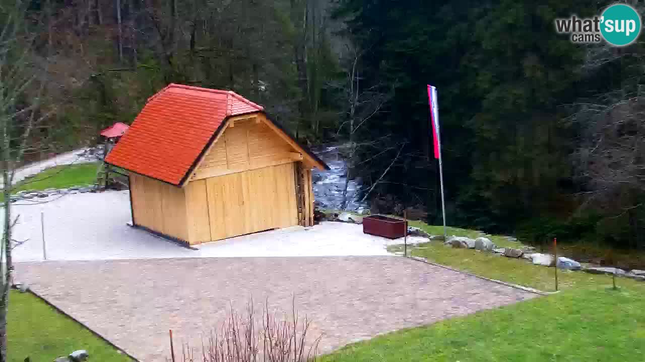 Webcam Lukanja – Pohorje houses a Water village