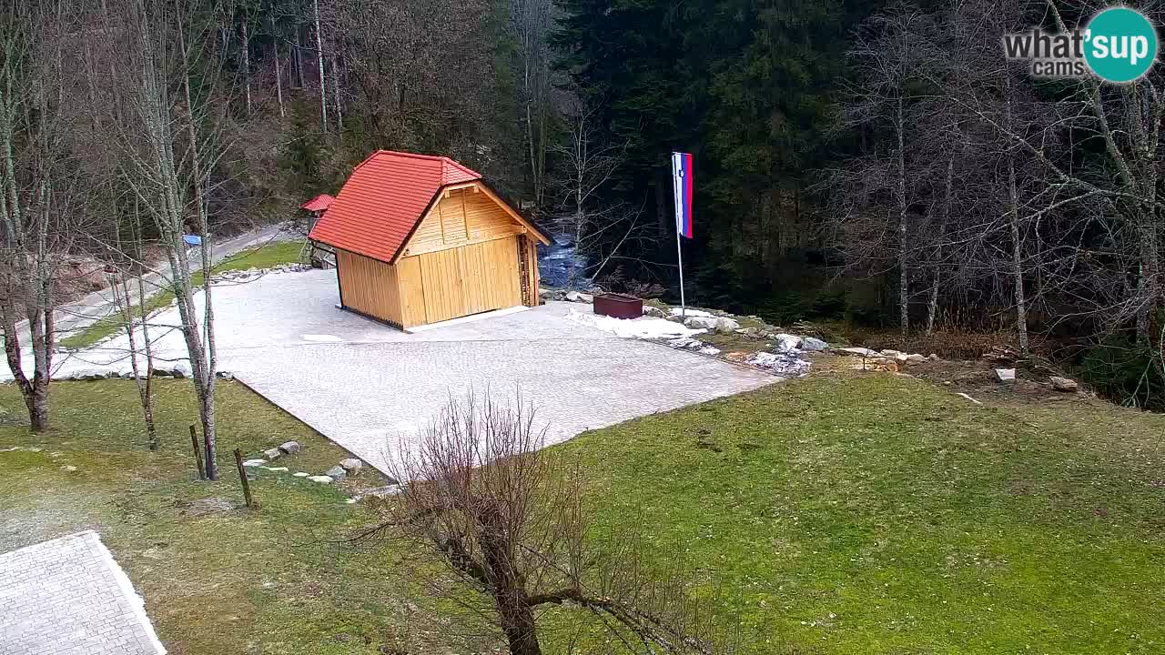 Webcam Lukanja – Pohorje houses a Water village
