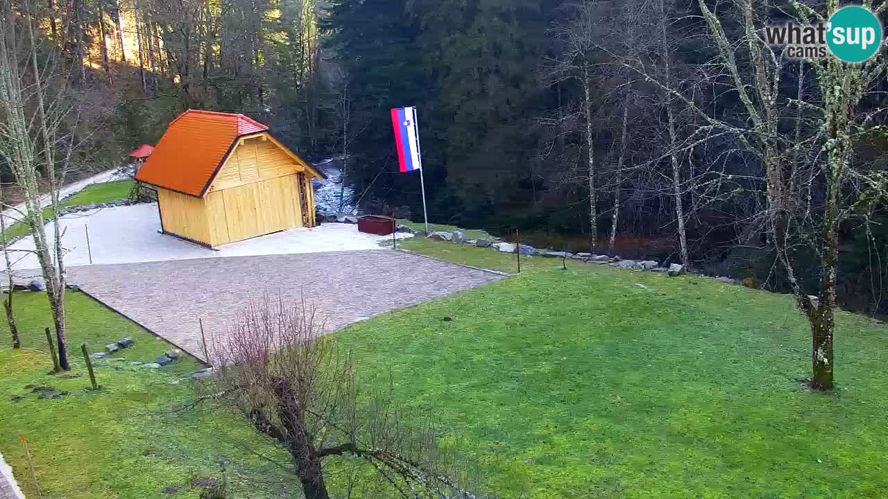 Webcam Lukanja – Pohorje houses a Water village