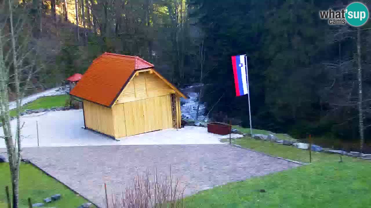 Webcam Lukanja – Pohorje houses a Water village