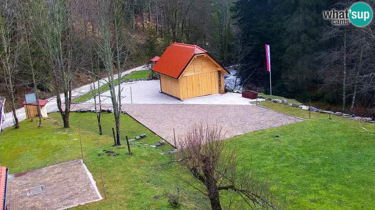Webcam Lukanja – Pohorje houses a Water village