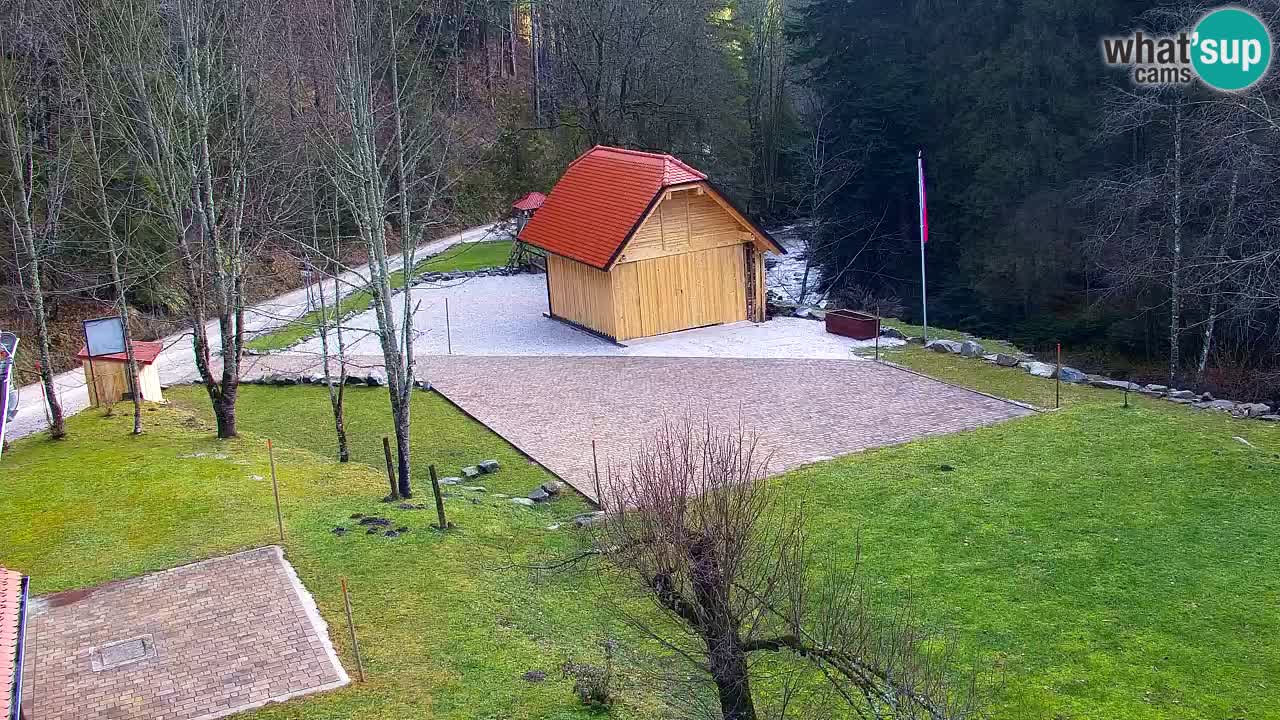 Webcam Lukanja – Pohorje houses a Water village