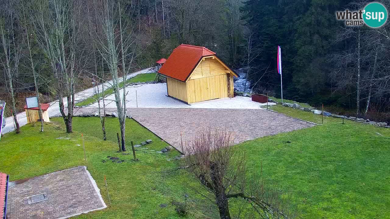 Webcam Lukanja – Pohorje houses a Water village