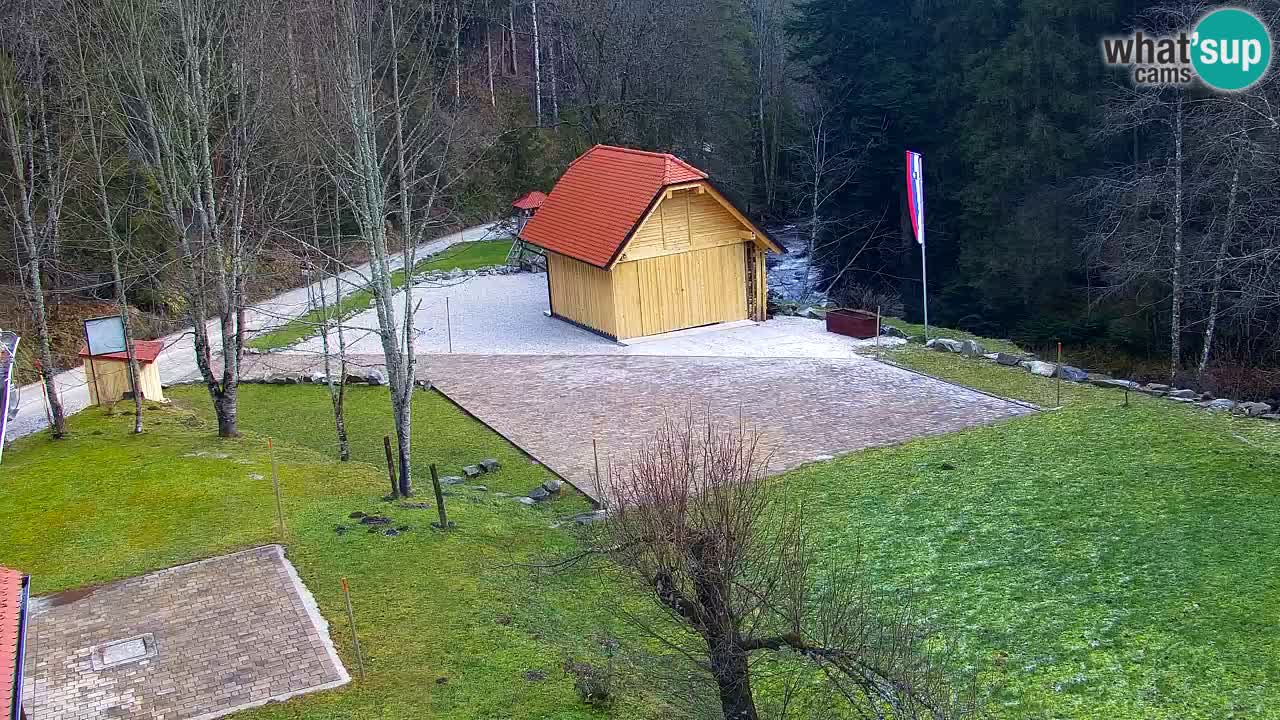 Webcam Lukanja – Pohorje houses a Water village