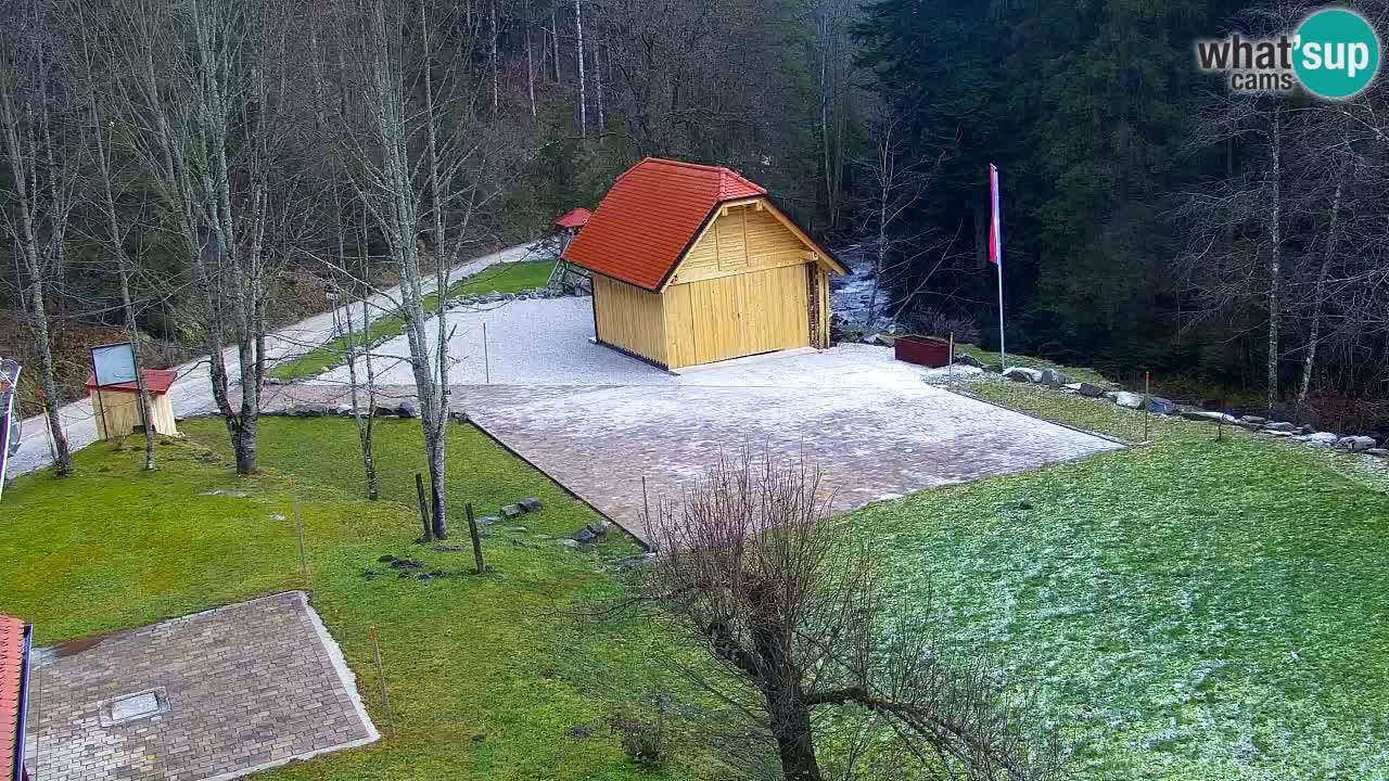 Webcam Lukanja – Pohorje houses a Water village