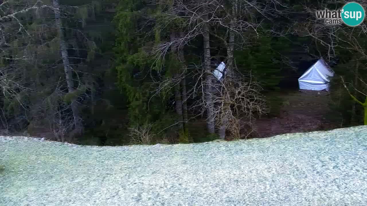 Webcam Lukanja – Pohorje houses a Water village