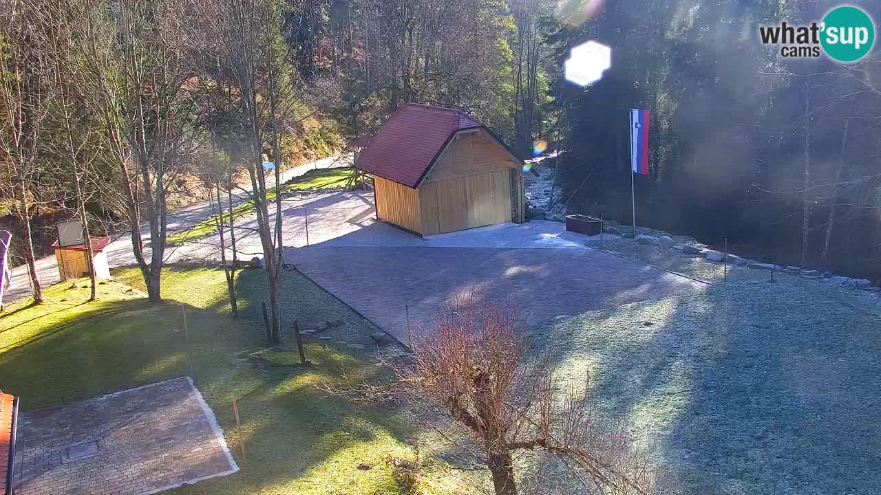 Webcam Lukanja – Pohorje houses a Water village