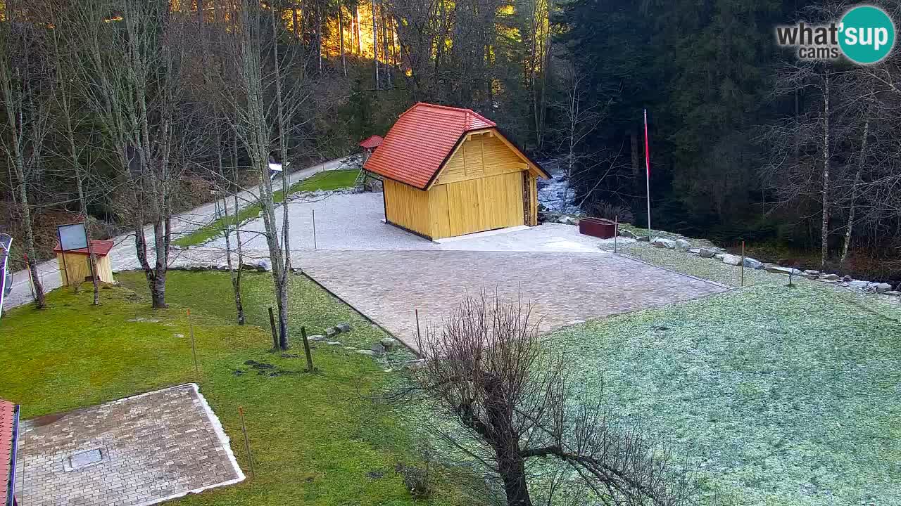 Webcam Lukanja – Pohorje houses a Water village