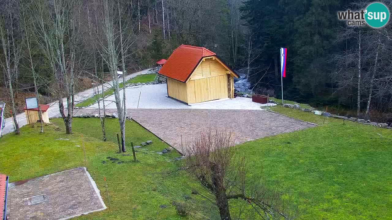 Webcam Lukanja – Pohorje houses a Water village