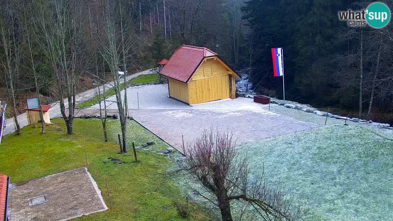 Webcam Lukanja – Pohorje houses a Water village