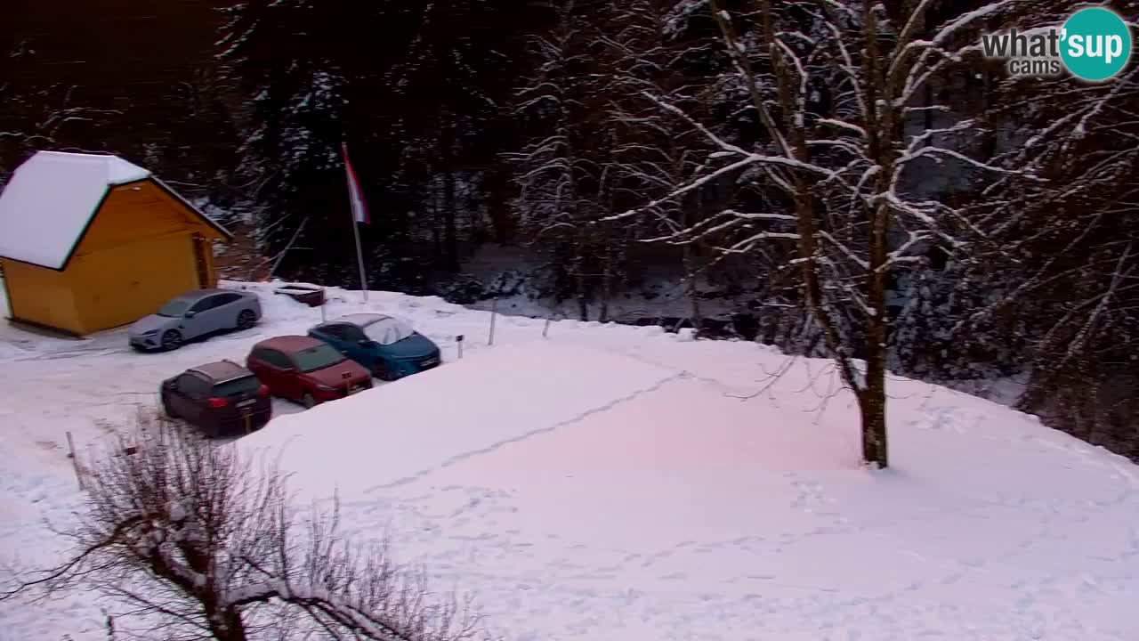 Webcam Lukanja – Pohorje houses a Water village