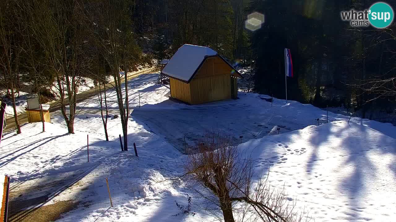 Webcam Lukanja – Pohorje houses a Water village