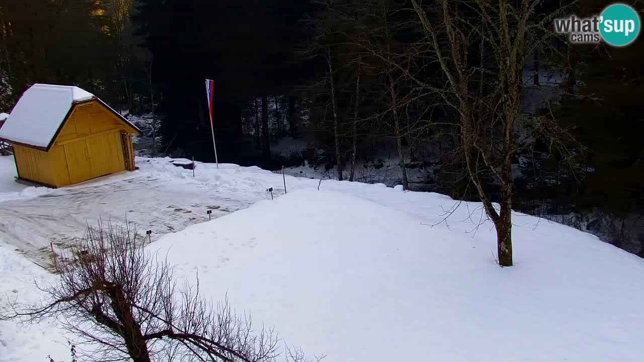 Webcam Lukanja – Pohorje houses a Water village