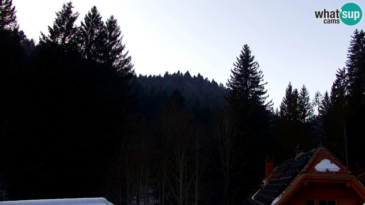 Webcam Lukanja – Pohorje houses a Water village