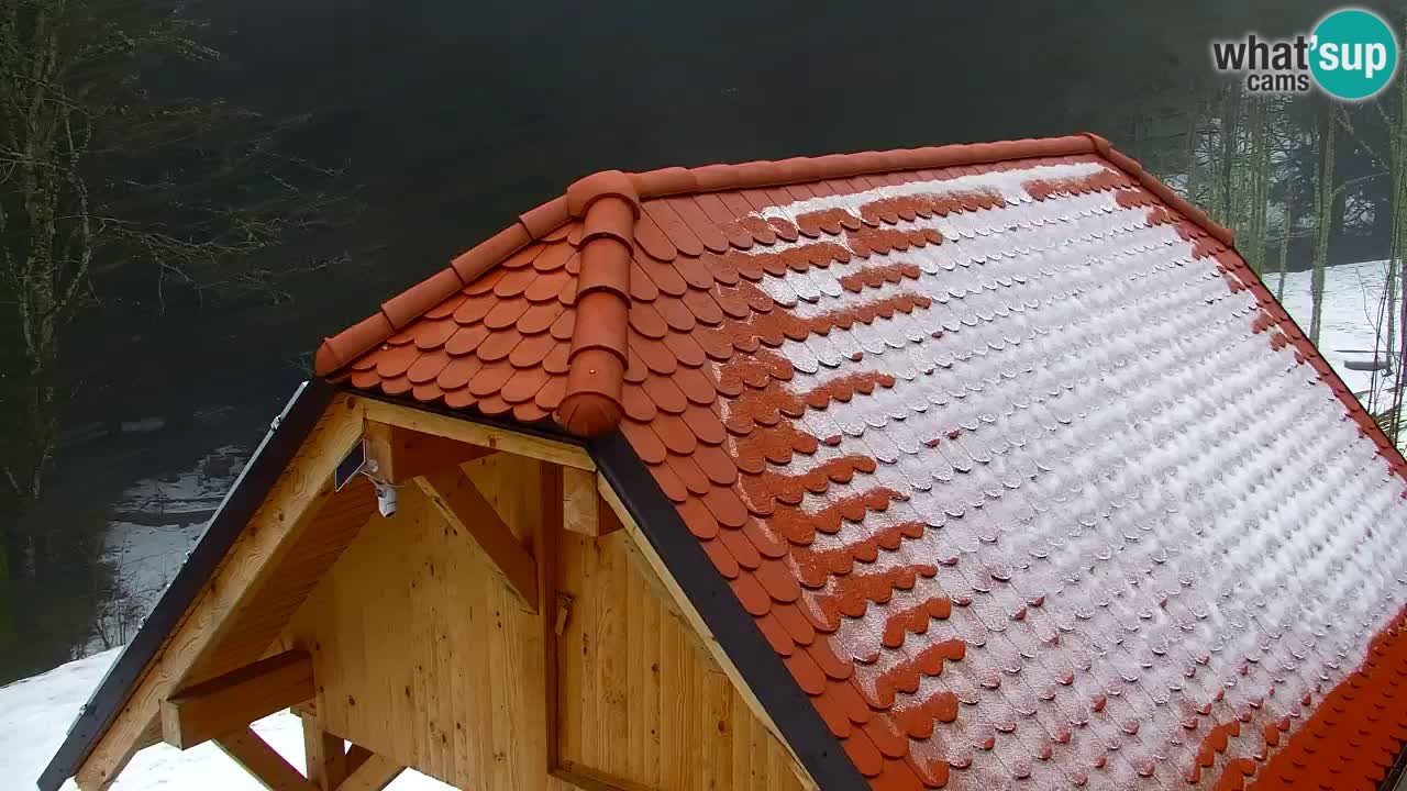 Webcam Lukanja – Pohorje houses a Water village