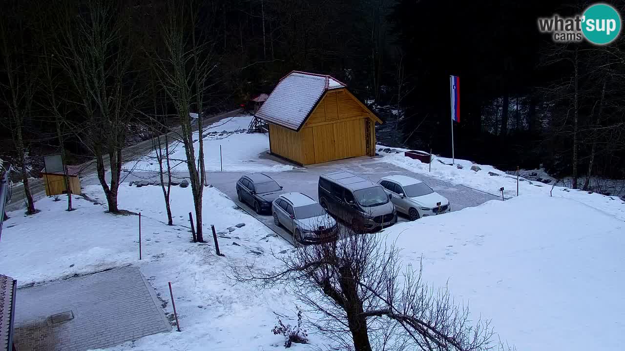 Webcam Lukanja – Pohorje houses a Water village