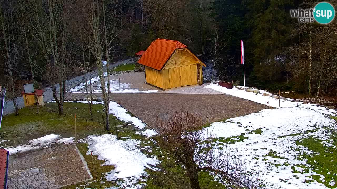 Webcam Lukanja – Pohorje houses a Water village
