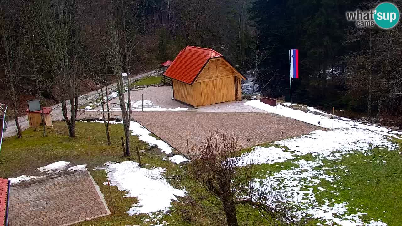 Webcam Lukanja – Pohorje houses a Water village