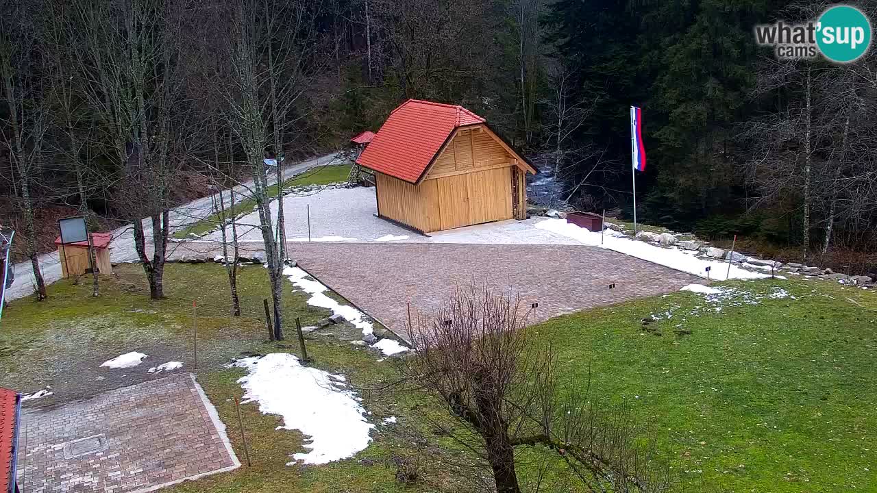 Webcam Lukanja – Pohorje houses a Water village