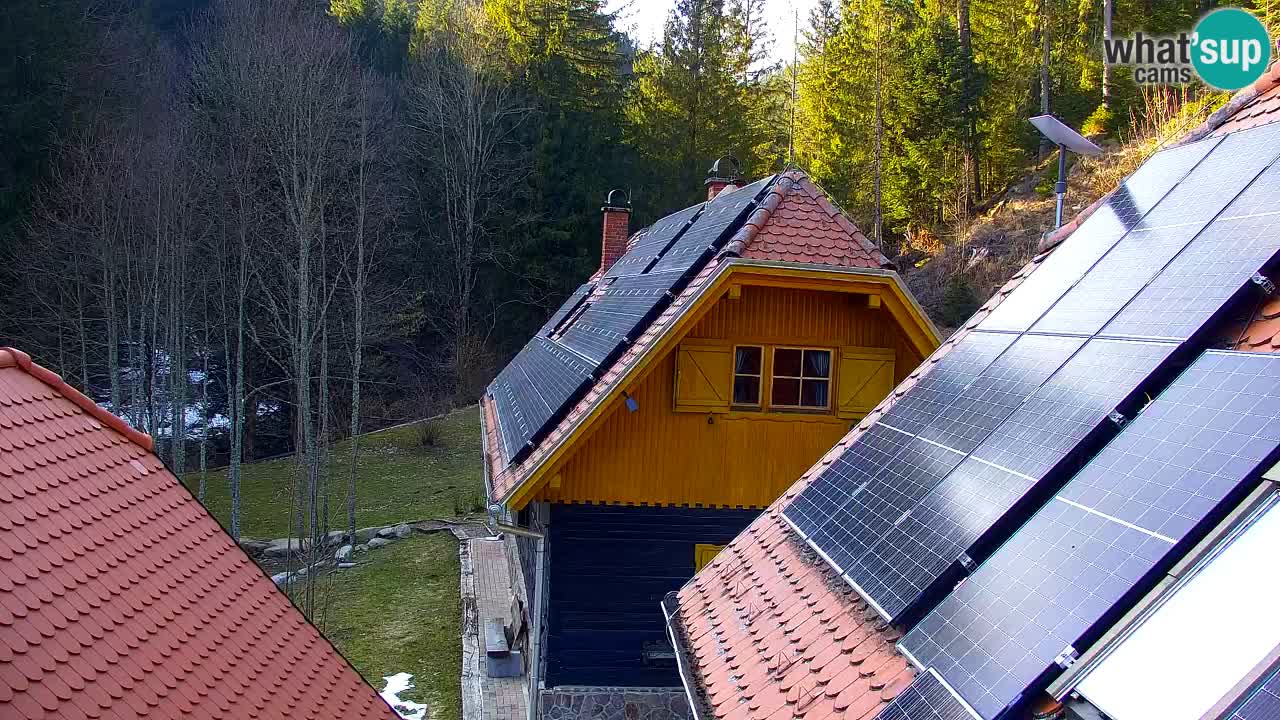 Webcam Lukanja – Pohorje houses a Water village