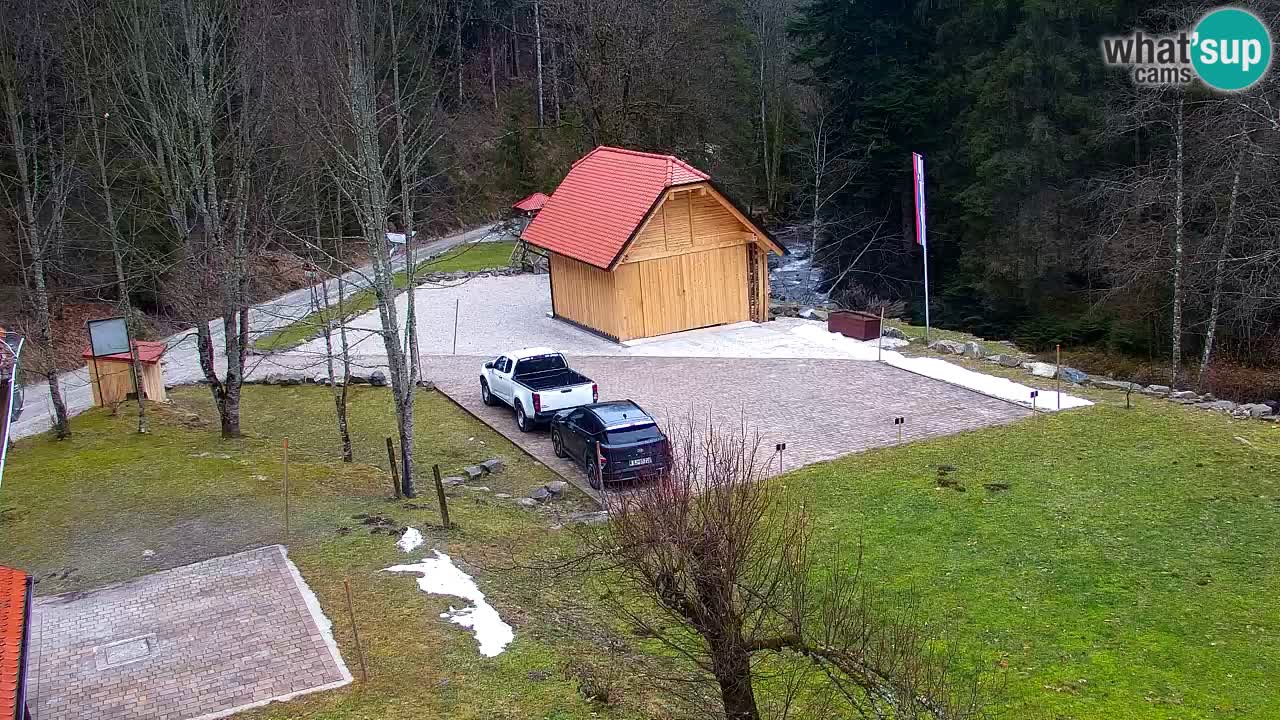 Webcam Lukanja – Pohorje houses a Water village