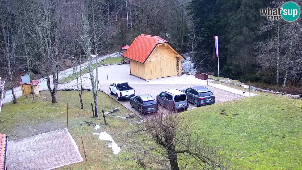 Webcam Lukanja – Pohorje houses a Water village
